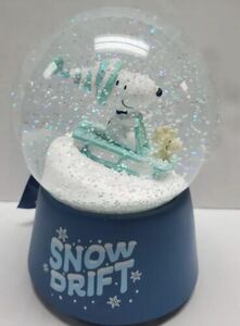 NEW Kurt Adler Peanuts SNOW DRIFT Music Snow Water Globe Snoopy Woodstock NWT 海外 即決