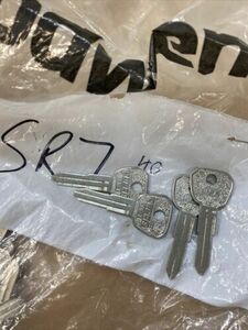 4 X GENUINE OEM FACTORY SUBARU CURTIS SR-7 BLANK KEY NOS NEW 海外 即決