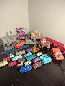 HUGE LOT: Disney Pixar Cars Diecast, Play Sets, Action, Wind Up, Etc. 海外 即決