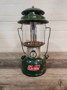 Coleman 220F Double Mantle Camping Lantern - Green 海外 即決