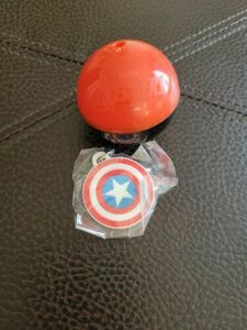 2021 Marvel Avengers -Toy Capsule Collectibles Avengers Shield Keychain NEW! 海外 即決