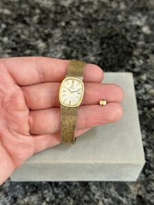 Vintage OMEGA Ladies 14k Gold Filled 17J Cal. 484 Mesh Watch - Runs (repair) 海外 即決