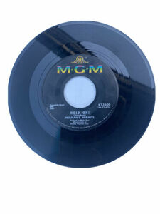 HERMAN'S HERMITS "Hold On!" “Leaning On The Lamp Post” 45 RPM MGM 海外 即決