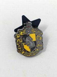 Hufflepuff Crest Logo Wizarding World Of Harry Potter Tiny Pin Universal Studios 海外 即決