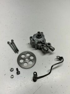 1994 94 Honda XR600R Xr 600 r OEM LOT Oil Pump Assembly Gear Line Bolt 海外 即決