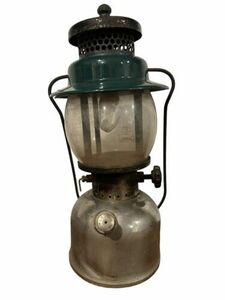 Vintage Coleman 242B Lantern The Sunshine Of The Night w/ Globe 海外 即決