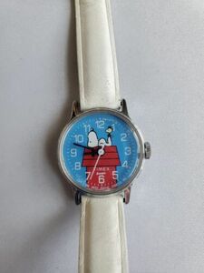 VTG 1970s Snoopy & Woodstock Doghouse Timex Schulz Mechanical Watch 30MM 海外 即決