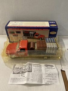 MIB 1996 Mobil Delivery Truck #4 with Oil Pallet & Drums in the Original Box 海外 即決