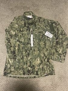 New US Navy USN NWU Type III Working Uniform Blouse Medium Regular AOR2 海外 即決