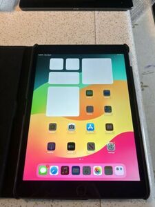 Apple iPad 9th Gen. 64GB, Wi-Fi + 5G 10.2 in - Space Gray 海外 即決