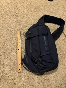 Patagonia Atom 8L Sling Bag Backpack Navy Daypack Shoulder 海外 即決