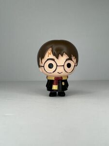 Harry Potter Hogwarts Gryffindor Scarf 4” Figure 2018 (Ornament Hook Removed) 海外 即決