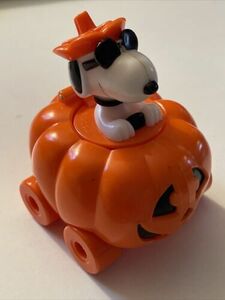 Halloween Snoopy Joe Cool Driving Jack O’Lantern Rolling Candy Container Toy 海外 即決