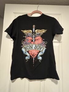 New Bon Jovi Heart Sword Mens Vintage Retro T-Shirt Size Small 海外 即決