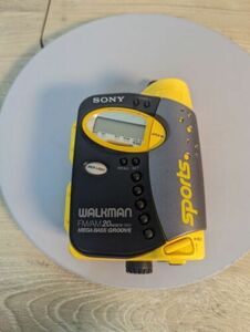 Sony Walkman Sports WM-FS593 AM/FM Radio Cassette Mega Bass Spare/Repair READ 海外 即決