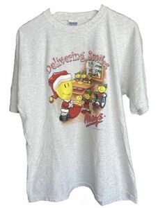 Vntg Walmart XL Graphic T Shirt Shopping Delivering Holiday Smiles Christmas 海外 即決