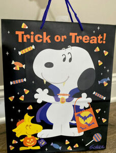 Hallmark PEANUTS SNOOPY Woodstock Halloween TRICK TREAT Great Pumpkin Gift Bag! 海外 即決