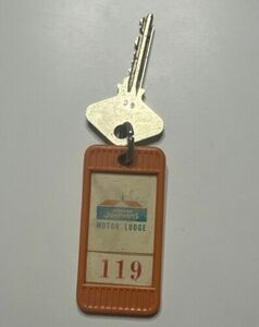 HOWARD JOHNSONS MOTOR LODGE HOTEL MOTEL ROOM KEY AND FOB MYSTIC CT 海外 即決