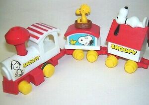 Peanuts Gang Snoopy Train 1972 Vintage United Features Syndicate Inc Three pc 海外 即決