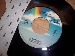 VG+ 1980 Loretta Lynn Pregnant Again / You're A Cross I Can't 7" 45RPM w/ppr slv 海外 即決