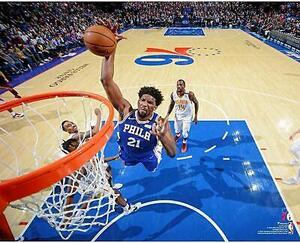 Joel Embiid Philadelphia 76ers Unsigned Dunk vs. Atlanta Hawks Photo 海外 即決