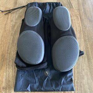 BRAND 新品 yeezy Pods ブラック SIZE 1 海外 即決