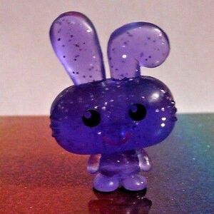 Moshi Monsters Series 1 #57 HONEY Rare Purple Sparkle Moshling Mint OOP 海外 即決