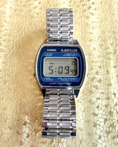 RARE VINTAGE CASIO 79QS-39 UNIVERSAL FULL MONTH CALENDAR ALARM CHRONOGRAPH WATCH 海外 即決