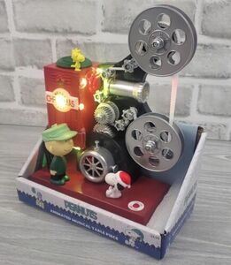 New Snoopy Christmas Movie Projector Animated Musical Table Piece Charlie Brown 海外 即決