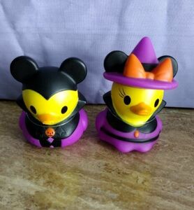 Disney Mickey & Minnie Halloween Duckz Pair of 3" Rubber Ducks Vampire Witch Hat 海外 即決