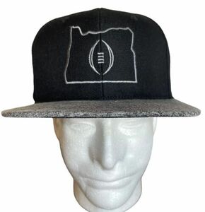 Zephyr Oregon Football Adjustable Snapback Baseball Cap Black Gray 海外 即決