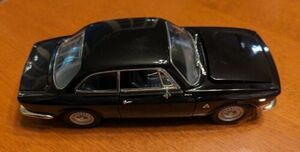 Alfa Romeo Giulia Sprint Road Signature 1:18 Black 1965 Diecast Model Car 92348 海外 即決