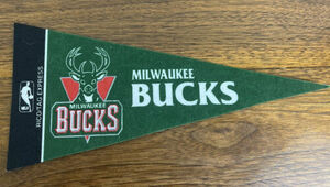 Milwaukee Bucks Vtg NBA Basketball Mini Pennant 4"x 9" Rico Tag Express 海外 即決