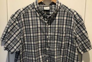 COLUMBIA XL Men’s Button Down Short Sleeve Shirt Blue And White Plaid Logo VTG 海外 即決