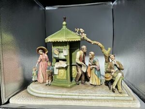 Antonio Borsato News at the Kiosk Porcelain Figurine 海外 即決