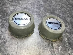 2 1987-1997 Nissan Hardbody D21 Pathfinder Wheel Center Cap OEM Pair 海外 即決