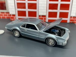 1967 67 Oldsmobile Toronado Light Blue Opening Hood 1/64 Limited Edition 海外 即決