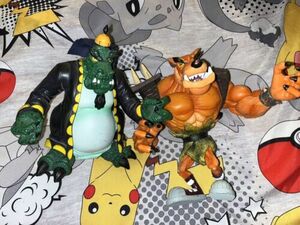 Crash Bandicoot Vintage Villian Action Figure Lot - Tiny Tiger / Komodo Moe 海外 即決