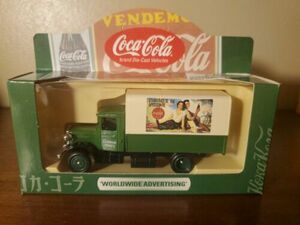 Coca-Cola DIECAST LLEDO WORLDWIDE ADVERTISING 1934 MACK CANVAS BACK TRUCK 海外 即決