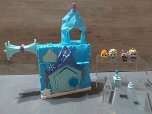 Disney Doorables Frozen Castle Mini Stack House 4 Figures Anna Elsa Sven 海外 即決