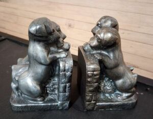 Antique Art Deco Metal Spelter Bookend Three Curious Puppies Dogs 海外 即決