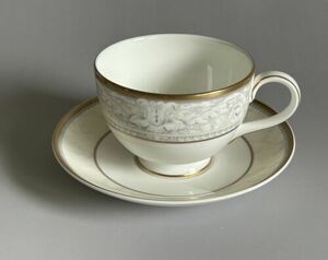 Royal Doulton English Fine Bone China Naples ( Gold) H5309 Teacup And Saucer Set 海外 即決