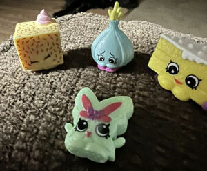 4 Shopkins Onion Cake Rabbit Miniature Toy Collectibles 海外 即決