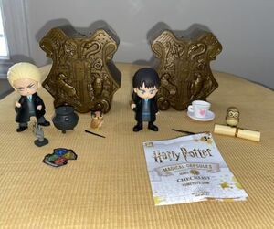 Harry Potter 2 Magic Capsule with figures, wands, and accessories - See Pics 海外 即決