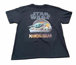 NEW Disney Parks Star Wars “The Mandalorian” Baby Yoda T-shirt Men’s X-Large NWT 海外 即決