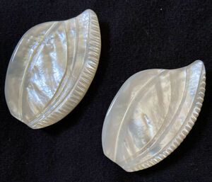 ANTIQUE VTG ART DECO 1920s CARVED MOTHER OF PEARL DRESS CLIPS BROOCH BRIDAL 海外 即決