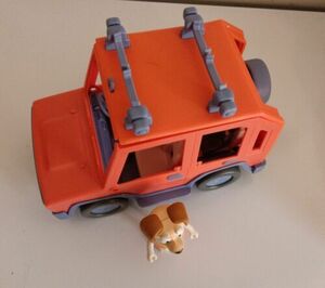 BLUEY HEELER JEEP 4WD FAMILY VEHICLE CAR W/SURFBOARD & 1 Figure 海外 即決