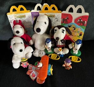 Lot of 12 Vintage Peanuts Snoopy Belle Plush Flying Ace Plane Baseball Toys Lucy 海外 即決