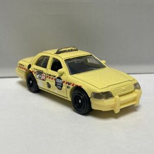 2006 06 Ford Crown Victoria Taxi Collectible 1/64 Scale Diecast Model 海外 即決