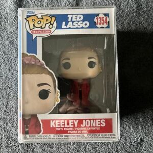 Funko Pop! Apple TV Ted Lasso - Keeley Jones #1354 (comes with protector) 海外 即決